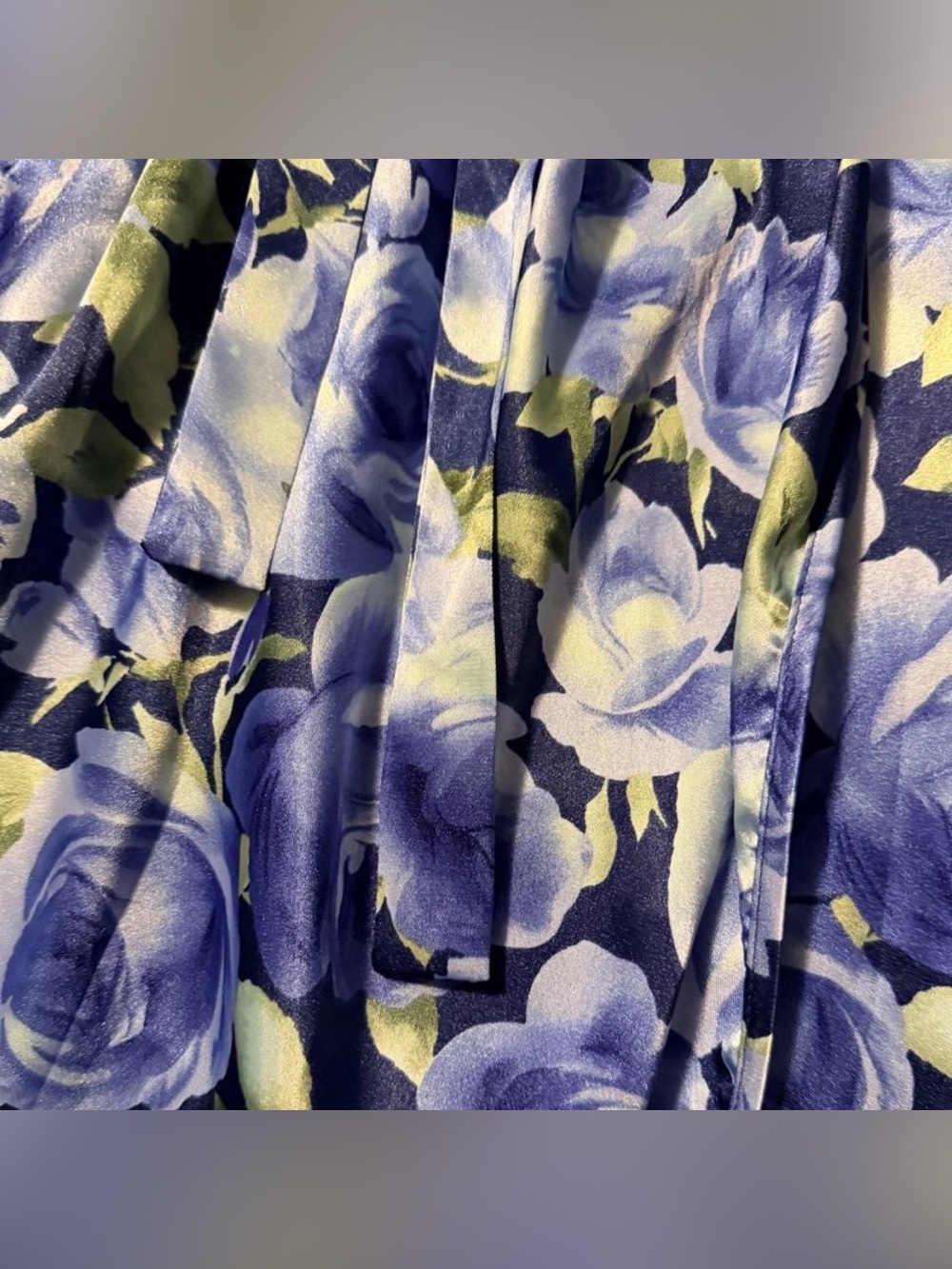 Secret Treasures Blue Rose Floral Satin Kimono, Size Small - Picture 2 of 4